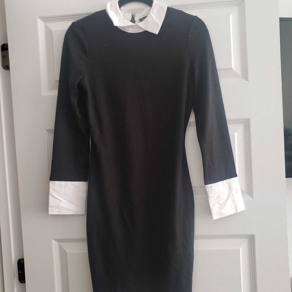 VENUS White Collar/Cuff Black Dress